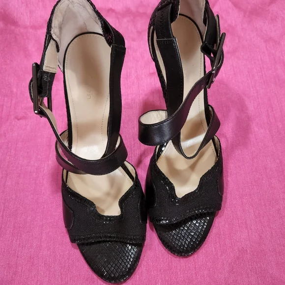 Fabulous Zahara Linen Heels * Clavin Klein. - Picture 4 of 8